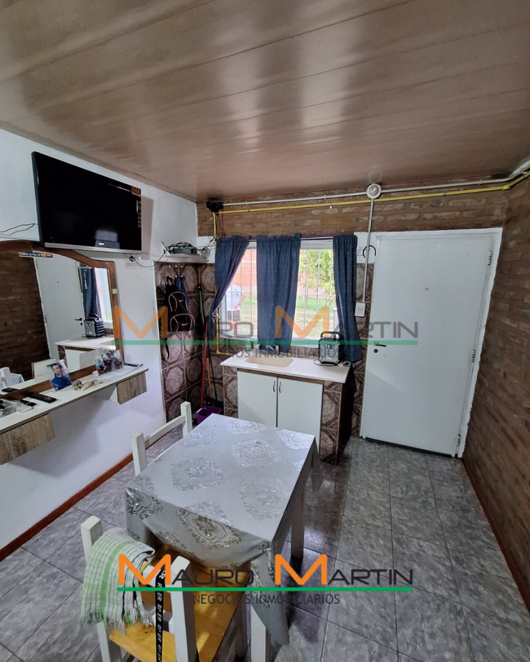 LOCAL + DEPARTAMENTO INTERNO DE 1 DORMITORIO+ GALPON, EN TOAY.